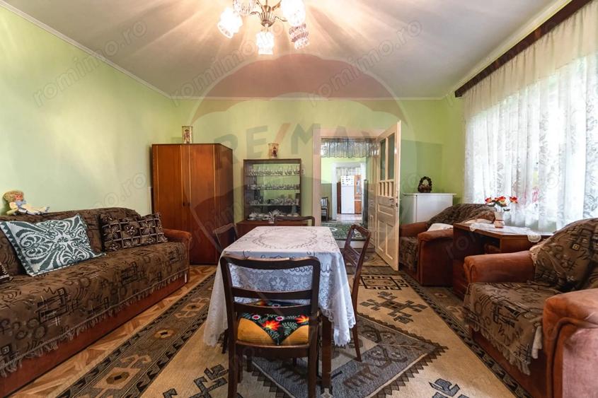 Casă cu Teren 1068 Mp în Perșani