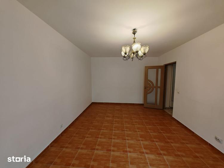 Apartament cu 2 camere decomandat în Republicii