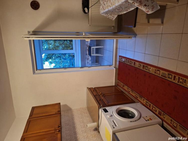Apartament cu 2 camere decomandat în Trocadero