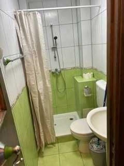 Apartament cu 3 camere semidecomandat în Ștefan cel Mare