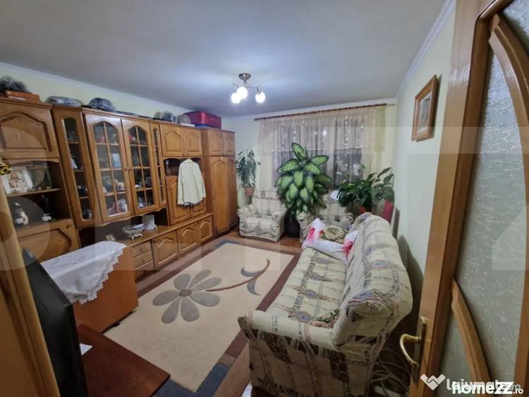 Apartament cu 2 camere decomandat, mobilat în Central