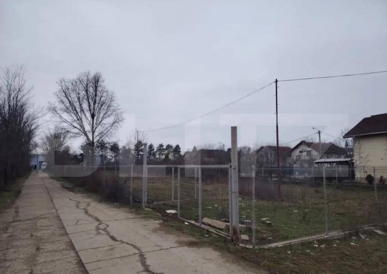 Teren de 2700 mp, în Central