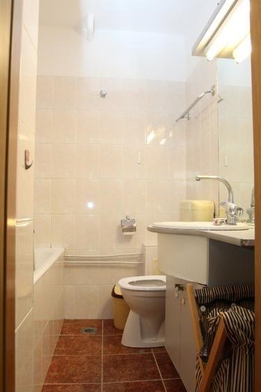 Apartament cu 2 camere decomandat, mobilat în Titan