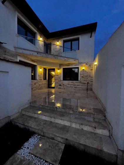 Casă cu 4 camere cu Teren 180 Mp în Domenii