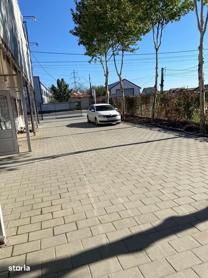 Spațiu comercial, de 300 mp, în Poroschia