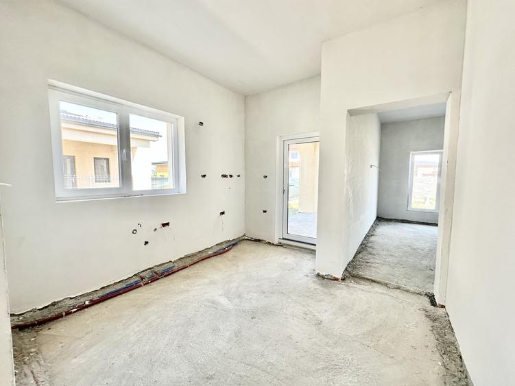 Duplex cu 3 camere cu Canalizare în Moșnița Veche