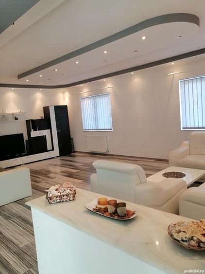 Casă cu 6 camere cu Teren 2255 Mp în Cenad