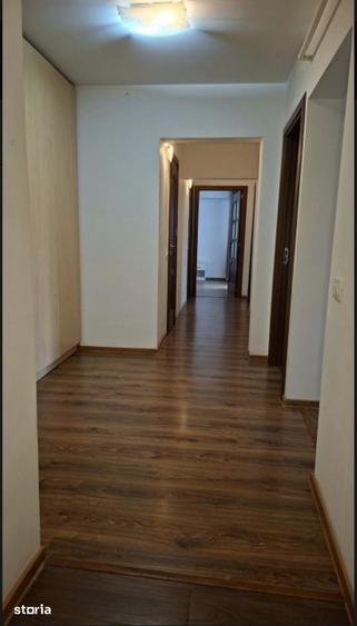 Apartament cu 3 camere decomandat în Găvana