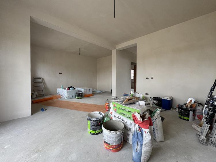 Duplex cu 4 camere cu Canalizare în Chișoda