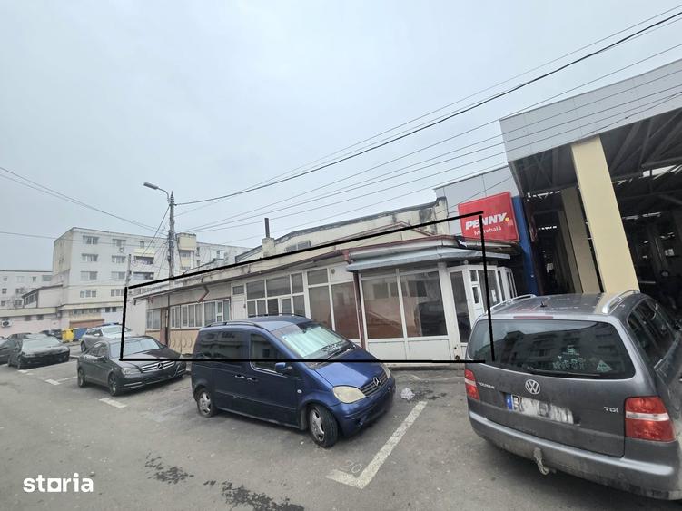 Spatiu Comercial zona Piata Microhala Cladire independenta - 1