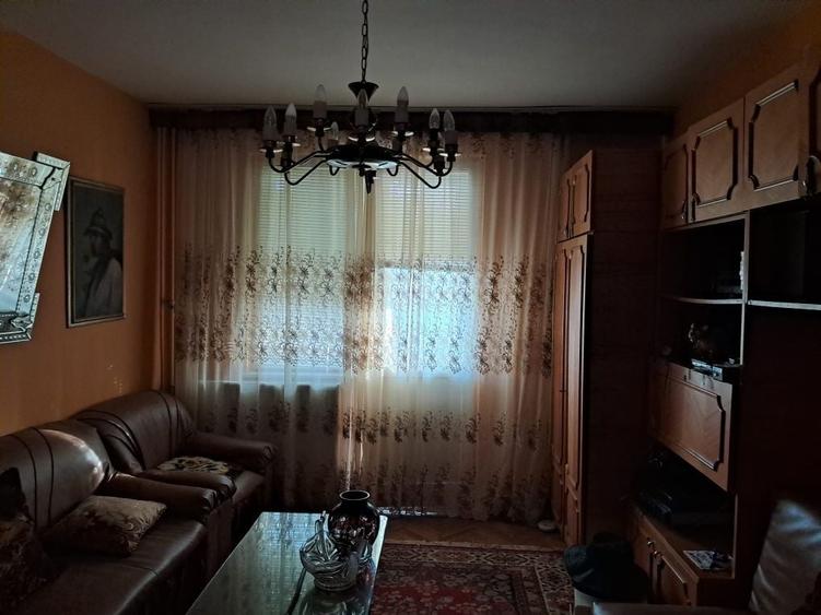 Apartament cu 4 camere decomandat în Ultracentral