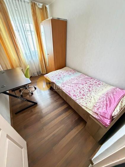 Apartament cu 3 camere decomandat, mobilat în Alexandru cel Bun
