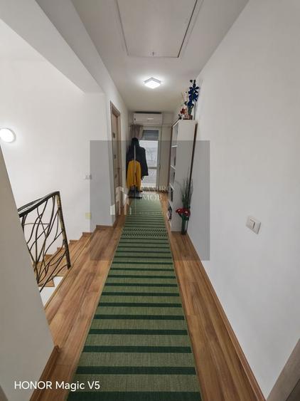 Casă individuală cu 5 camere cu Canalizare în Est