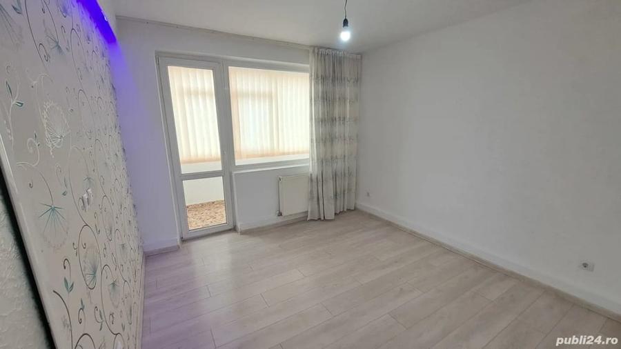 Apartament cu 3 camere decomandat în Calea Galați
