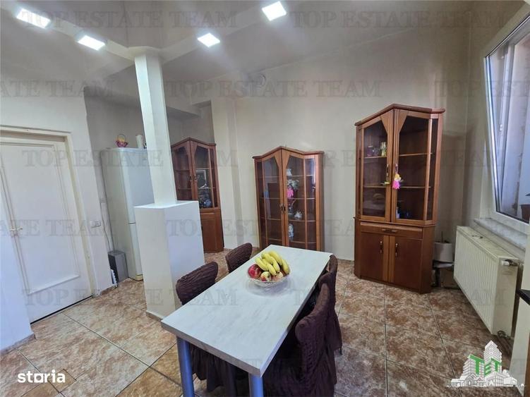 Apartament cu 4 camere decomandat, mobilat în Central