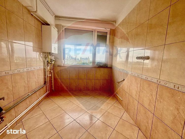 Apartament cu 3 camere semidecomandat în Nord