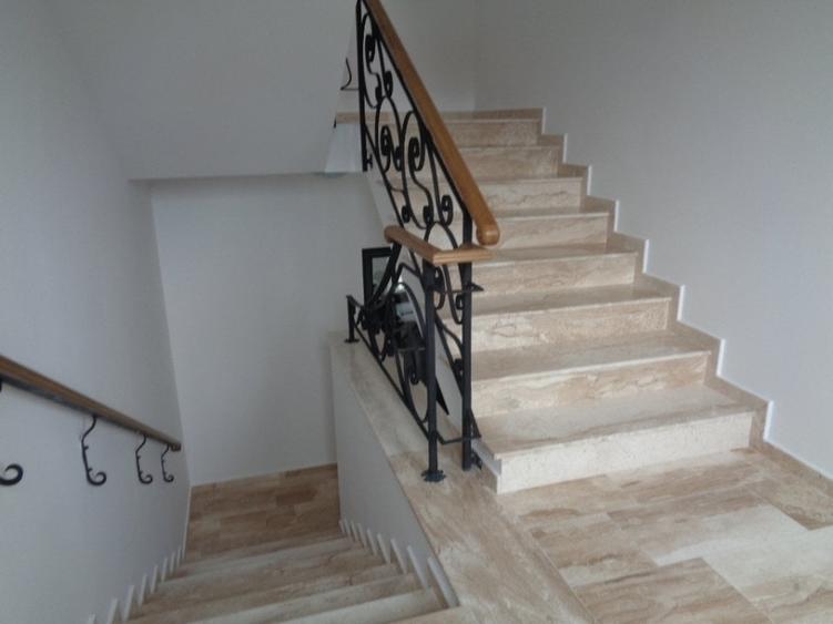 Apartament cu 4 camere decomandat în Gheorghe Doja