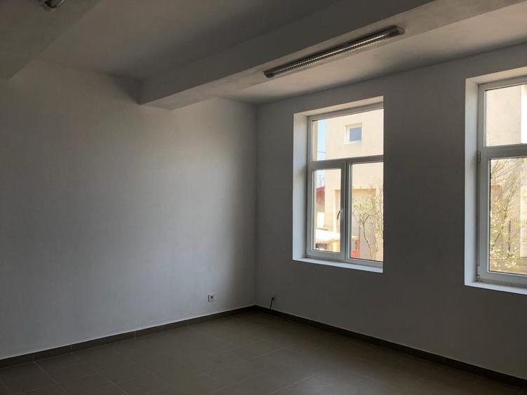 Spațiu comercial, de 60 mp, în Țuglui