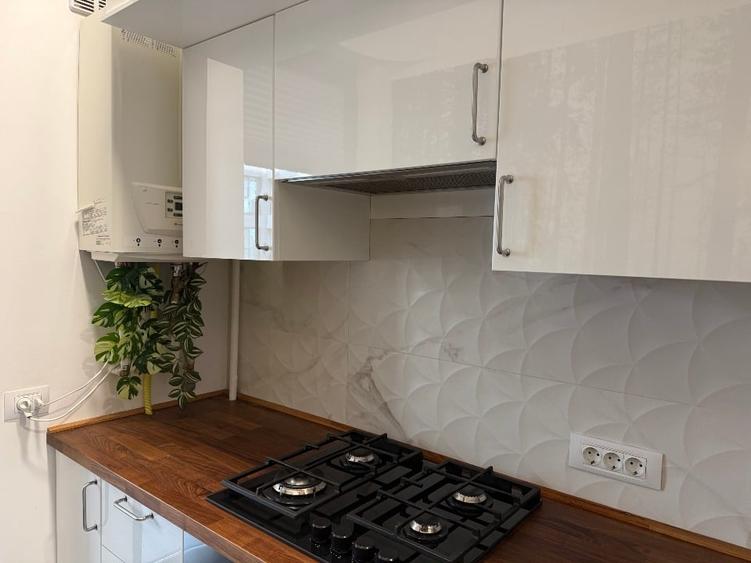 Apartament cu 2 camere semidecomandat, mobilat în Politehnica