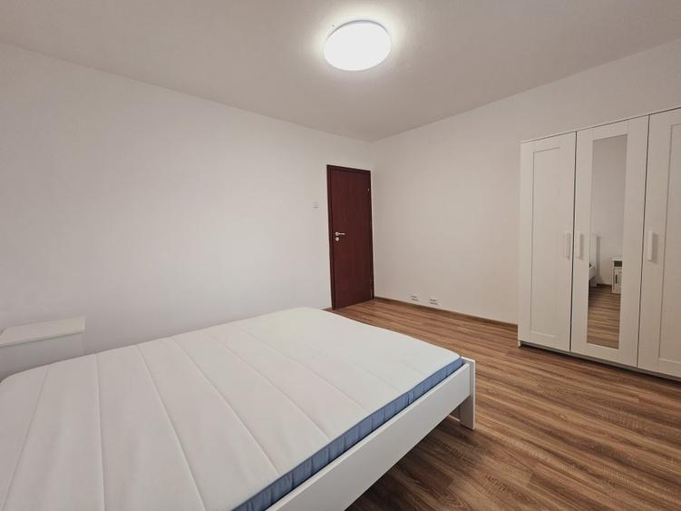 Apartament cu 3 camere decomandat, mobilat în Nerva Traian