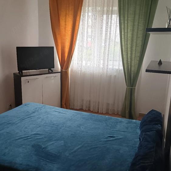 Apartament cu 2 camere decomandat în Florilor