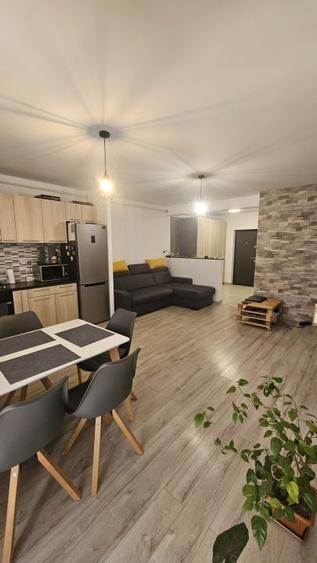 Apartament cu 2 camere semidecomandat în Florești