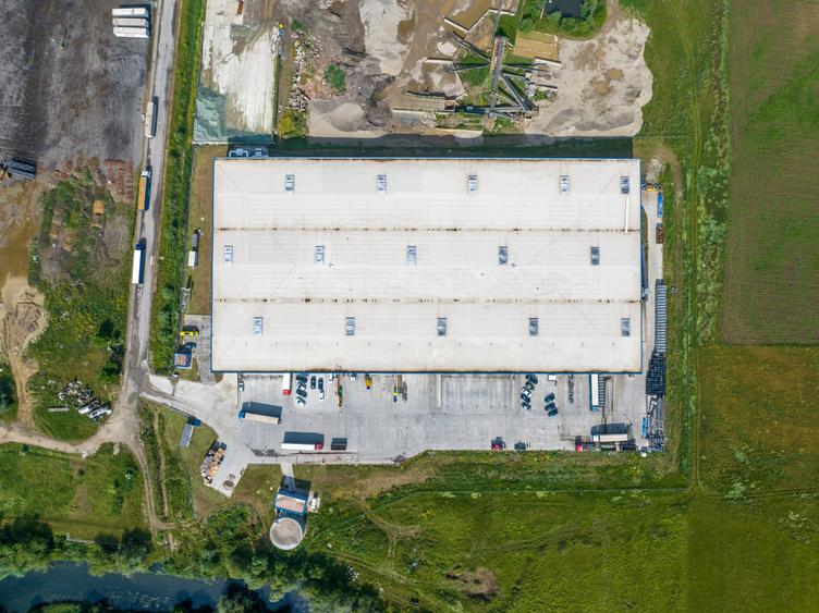 Spațiu industrial, de 15,000 mp, în Jucu