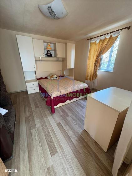 Casă cu 2 camere cu Teren 1090 Mp în Pielești