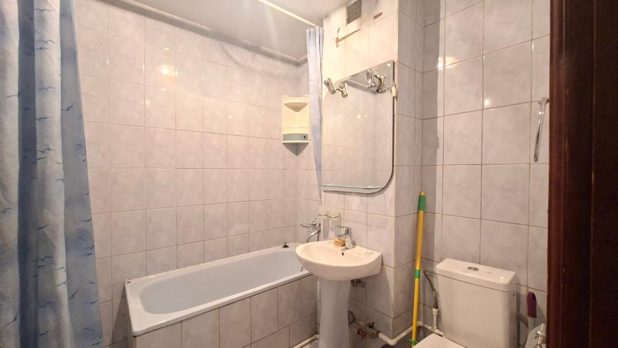 Apartament cu 2 camere decomandat în Micro 18