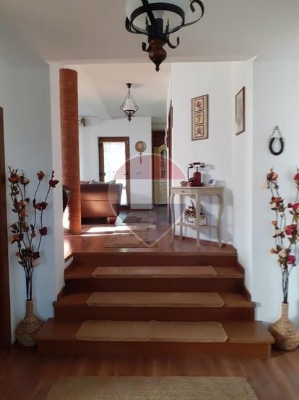 Casă individuală cu 5 camere cu Teren 1112 Mp în Satulung