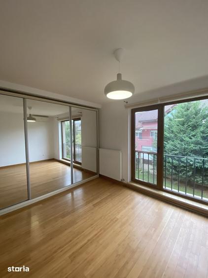 Casă cu 5 camere cu Teren 250 Mp în Central