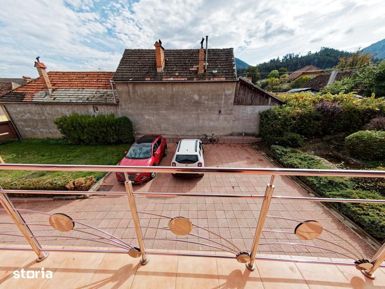 Casă cu 4 camere cu Teren 960 Mp în Central