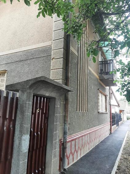 Casă cu 4 camere cu Teren 996 Mp în Central