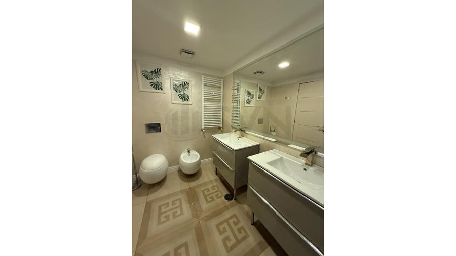 Apartament cu 5 camere decomandat, mobilat în Herăstrău