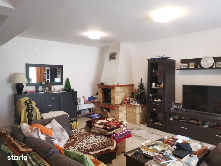Casă cu 4 camere în Bascov