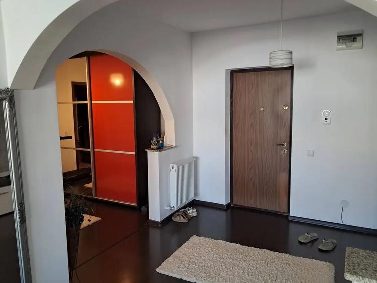 Apartament cu 3 camere decomandat în Găvana