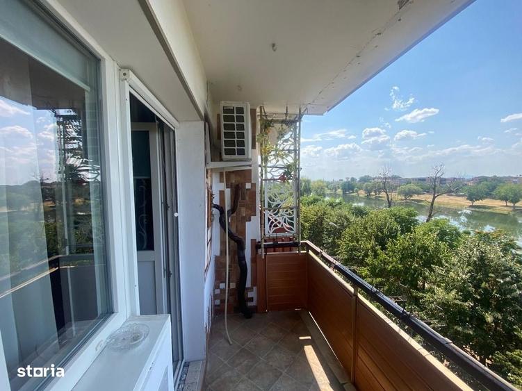Apartament cu 3 camere decomandat în Central