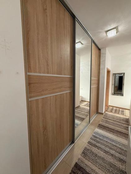 Apartament cu 3 camere decomandat în Exterior Vest
