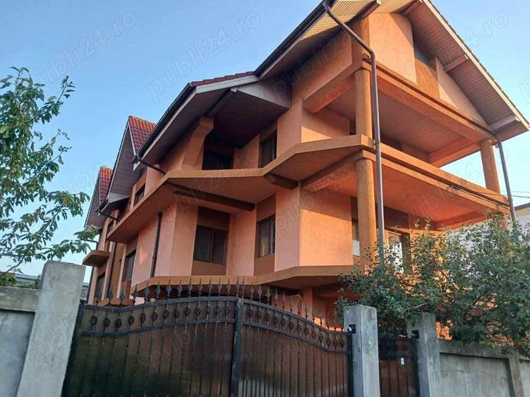 Casă cu 6 camere cu Teren 540 Mp în Traian