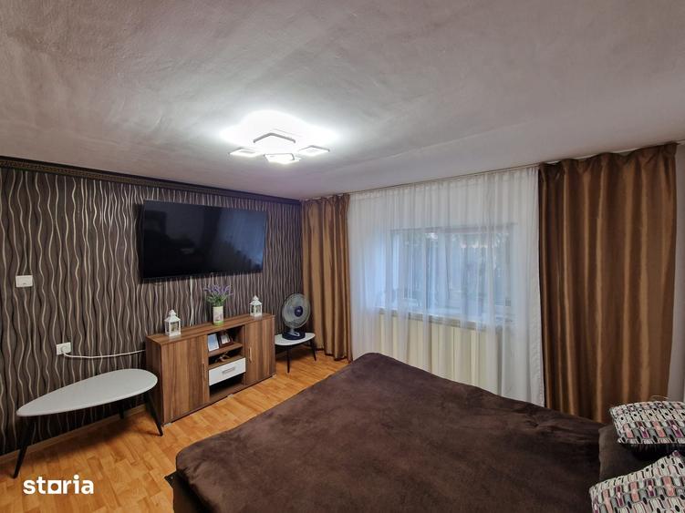 Casă cu 6 camere cu Teren 766 Mp în Oncea