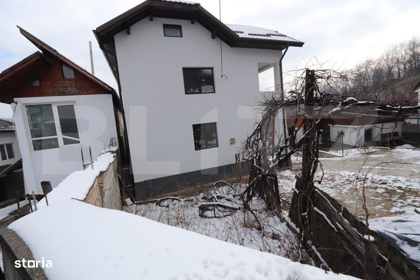 Casă cu 4 camere în Dealu Mare