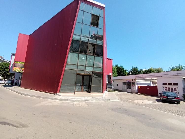 Spațiu comercial, de 60 mp, în Narcisa