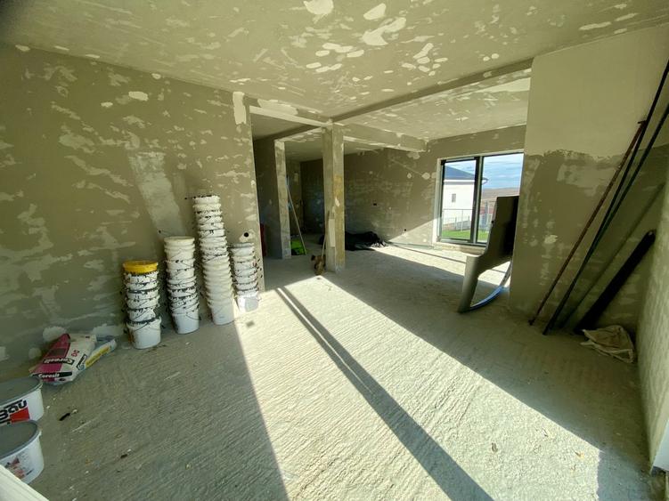 Duplex cu 4 camere cu Canalizare în Dezmir