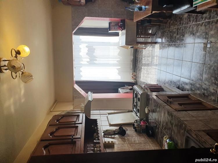 Apartament cu 5 camere decomandat în Găvana