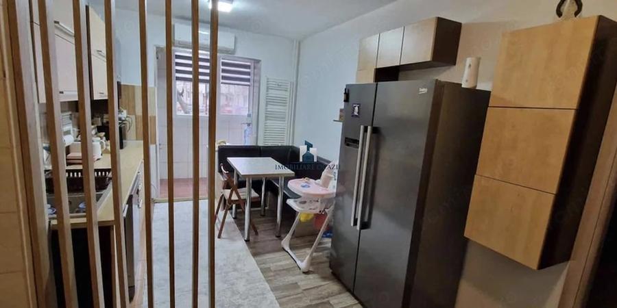 Apartament cu 3 camere decomandat, mobilat în Olteniței