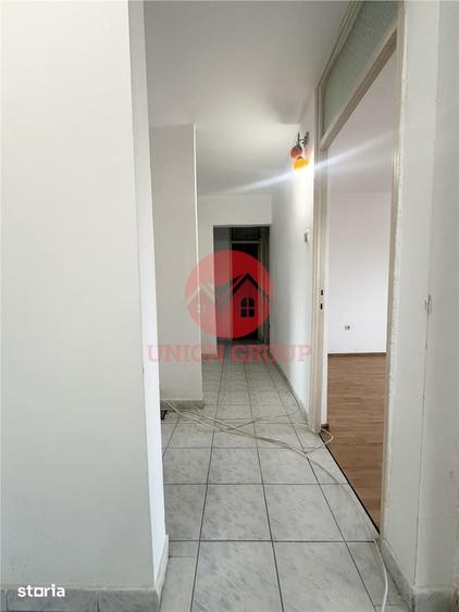 Apartament cu 4 camere decomandat în Km 4
