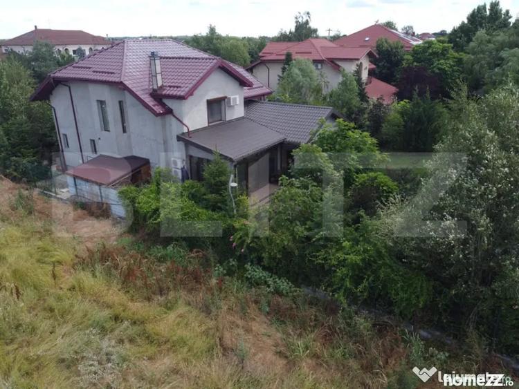 Casă cu 7 camere cu Teren 1170 Mp în Central