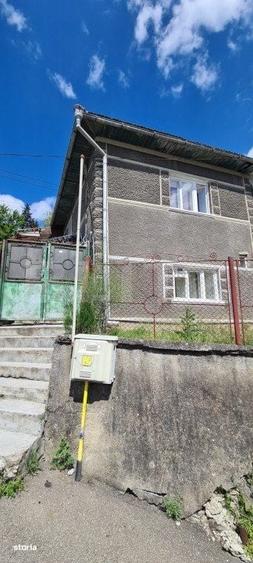 Casă cu 3 camere cu Teren 150 Mp în Central