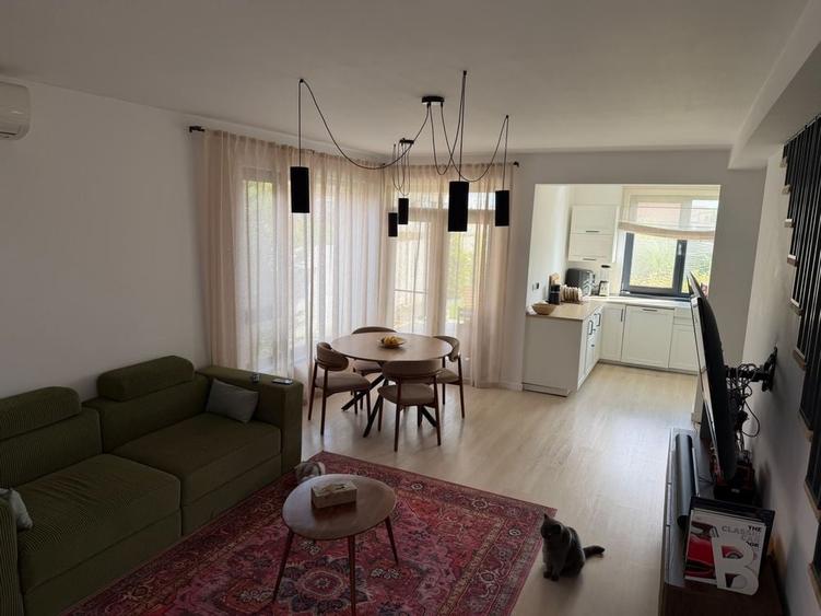 Casă cu 3 camere cu Teren 350 Mp în Dumbrăvița