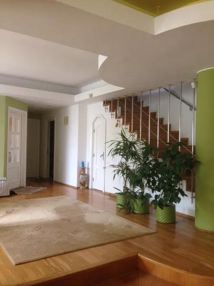 Casă cu 4 camere cu Teren 378 Mp în Faleza Nord